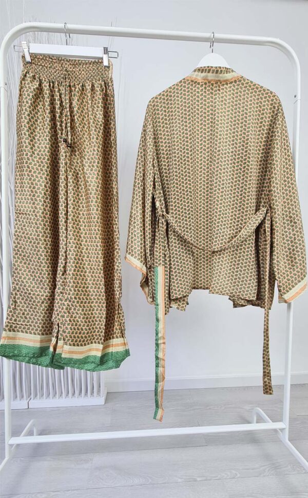 kimono y pantalón estampado seda